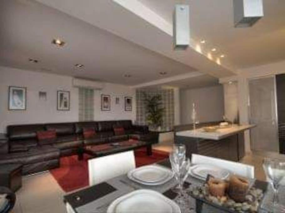 Private Room In A Modern Apartment With Pool And Sea View 圣保罗湾城 外观 照片